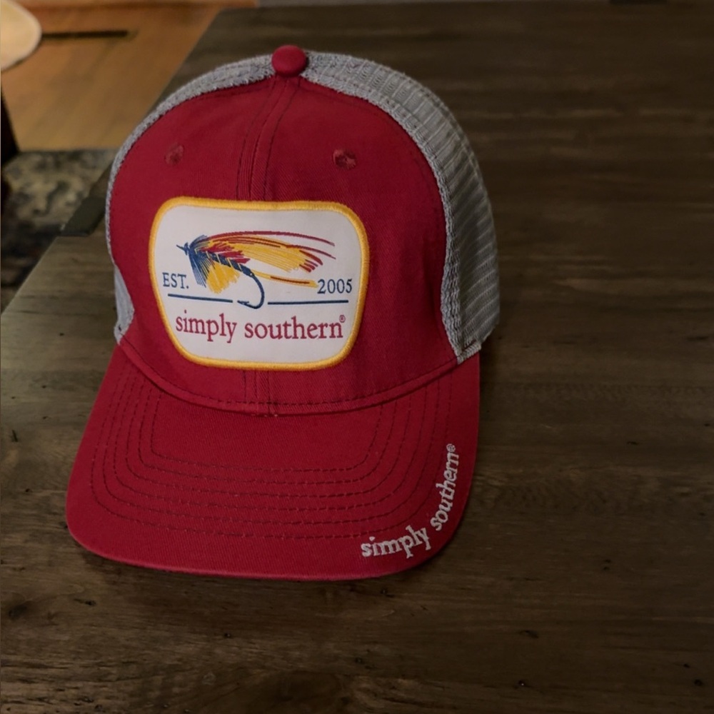 Simply Southern men’s snapback adjustable cap/hat fishing lure gray/red mesh